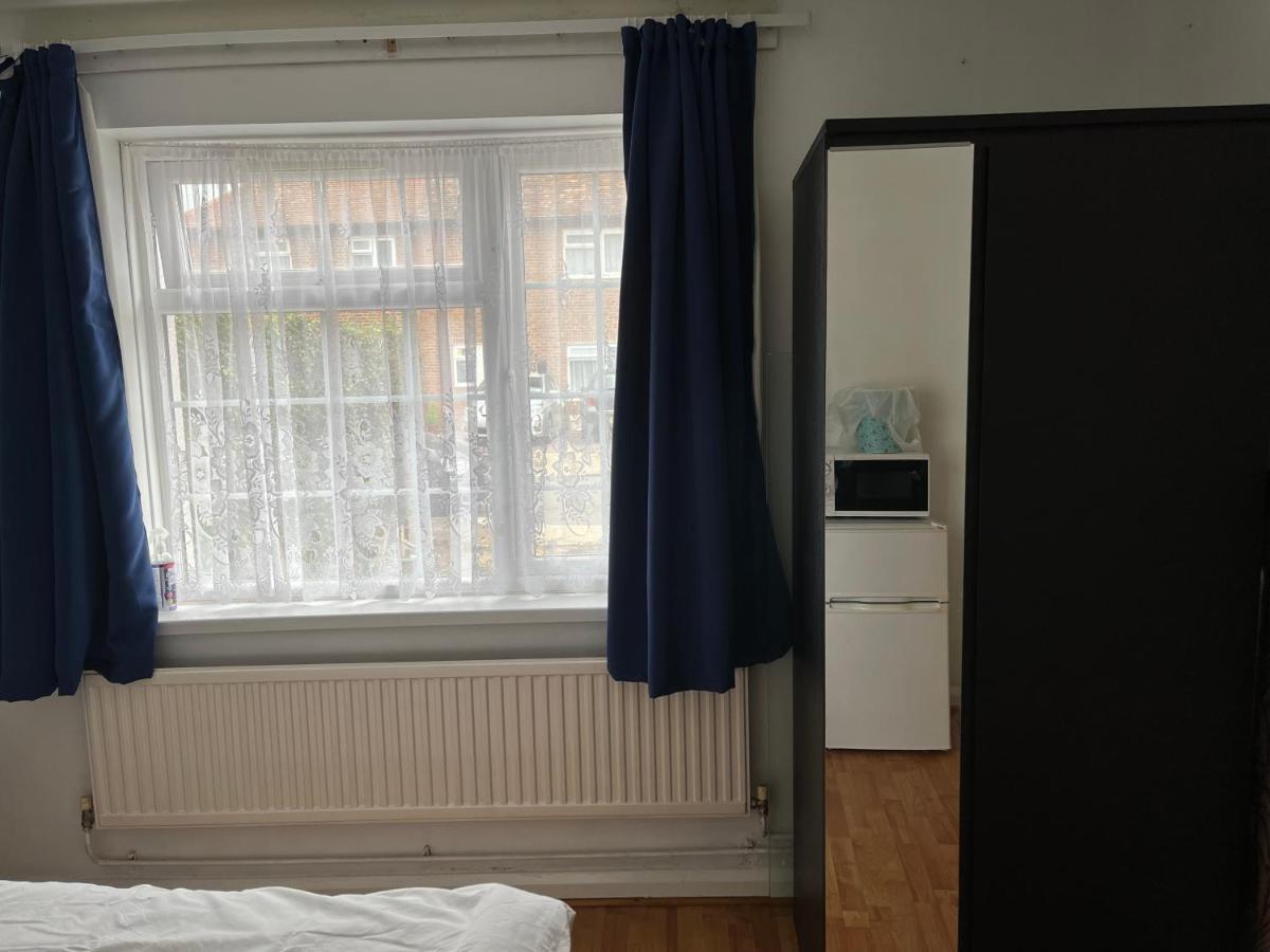 Large Double Bedroom With Free On Site Parking Kingston upon Thames (Greater London) Exterior foto